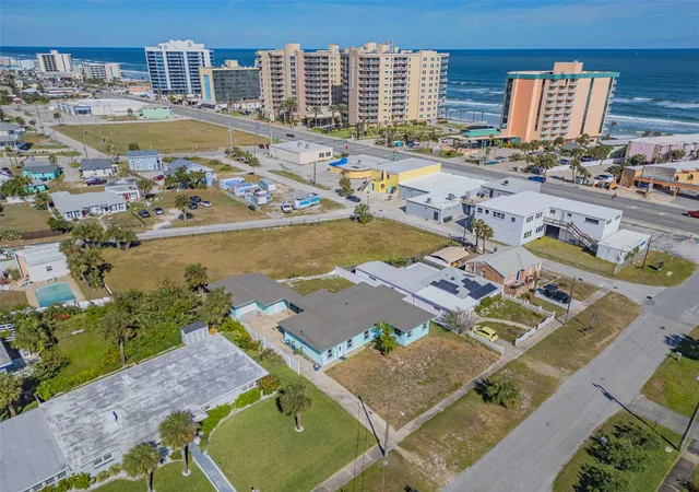 3rd image of 135 Park Ave, Daytona Beach, FL 32118 | MLS# V4950207