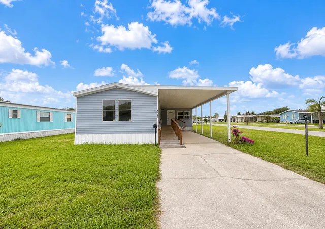 Manufactured home for sale at 4640 Caloosa Blvd, LAKE WALES, FL 33859 | MLS# S5153747