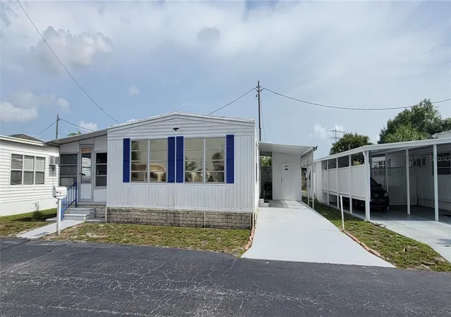 Photo 3 of Manufactured home for sale at 7490 46th Avenue N #314, St Petersburg, FL 33709 | MLS# TB8529289 | Listing updated on 2026-08-11