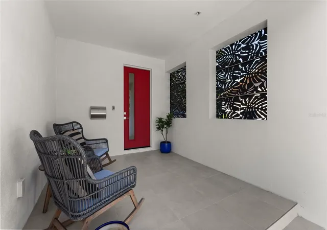 Photo 3 of Single family home for sale at 668 Newton Ave S, Saint Petersburg, FL 33701 | MLS# TB8529301 | Listing updated on 2026-10-01