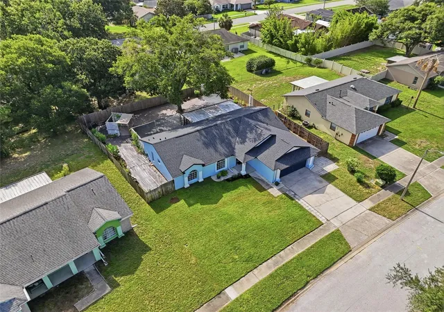Photo 2 of Sale Pending at 15617 Kensington Trl, Clermont, FL 34711 | MLS# O6425165 | Listing updated on 2026-09-14