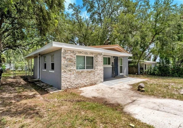 Photo 2 of Single family home for sale at 516 Westover St, Lakeland, FL 33803 | MLS# L4963528 | Listing updated on 2026-08-27