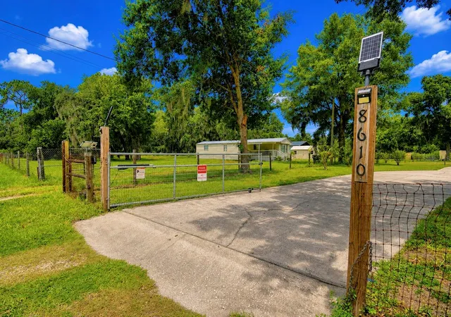 Photo 3 of Single family home for sale at 8610 State Rd 33 N, Lakeland, FL 33809 | MLS# P4939320 | Listing updated on 2026-10-04