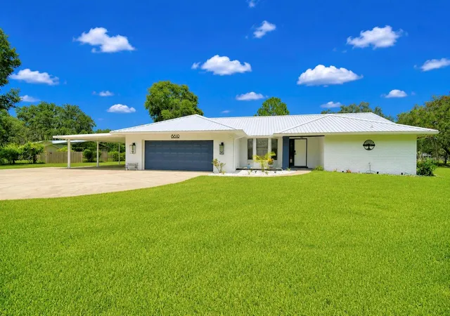 Photo 3 of Single family home for sale at 8610 State Rd 33 N, Lakeland, FL 33809 | MLS# P4939320 | Listing updated on 2026-10-04