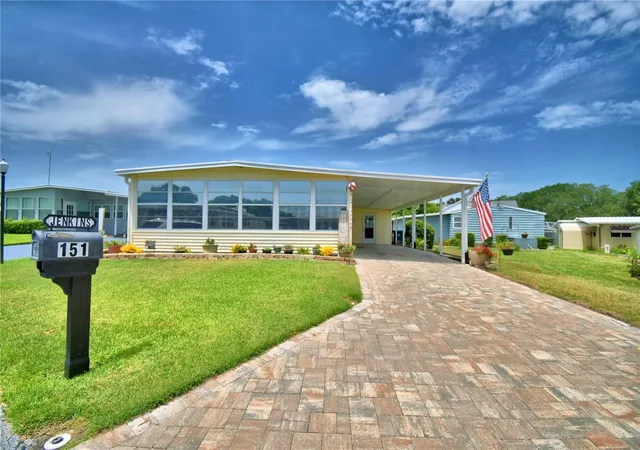 2nd image of 151 Holiday Ln, Auburndale, FL 33823 | MLS# P4939321