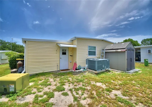 3rd image of 151 Holiday Ln, Auburndale, FL 33823 | MLS# P4939321