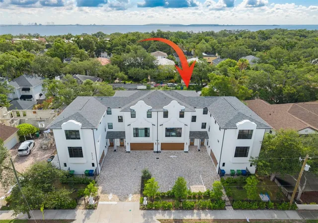 Photo 1 of Townhouse for sale at 5210 Bayshore Blvd #3, Tampa, FL 33611 | MLS# TB8529324 | Listing updated on 2026-09-06