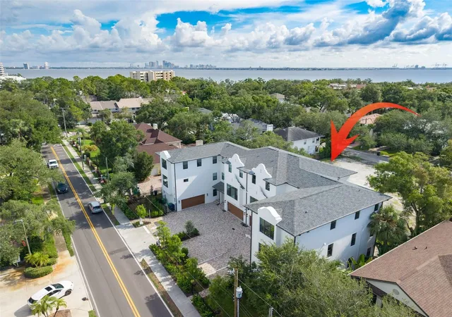 Photo 2 of Townhouse for sale at 5210 Bayshore Blvd #3, Tampa, FL 33611 | MLS# TB8529324 | Listing updated on 2026-09-06