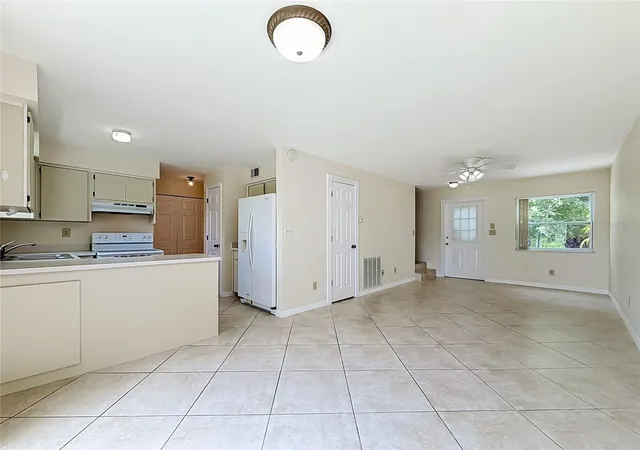 Photo 3 of Townhouse for sale at 1718 Adams Cir S, Largo, FL 33771 | MLS# V4950211 | Listing updated on 2026-09-28