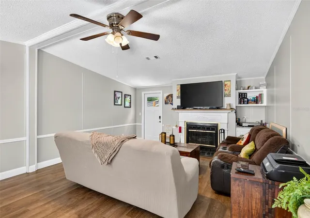 Photo 3 of Manufactured home for sale at 12641 Idlewood Dr, Thonotosassa, FL 33592 | MLS# TB8529340 | Listing updated on 2026-09-22
