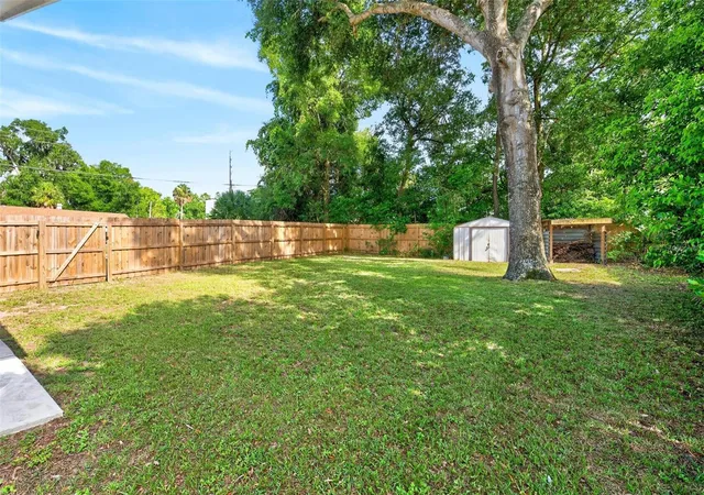 Photo 3 of Single family home for sale at 1125 N Tremain St, Mount Dora, FL 32757 | MLS# O6425183 | Listing updated on 2026-09-27