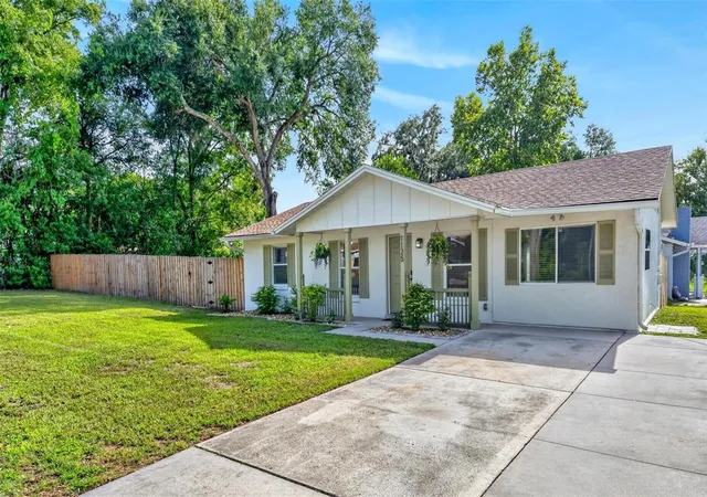 Photo 3 of Single family home for sale at 1125 N Tremain St, Mount Dora, FL 32757 | MLS# O6425183 | Listing updated on 2026-09-27