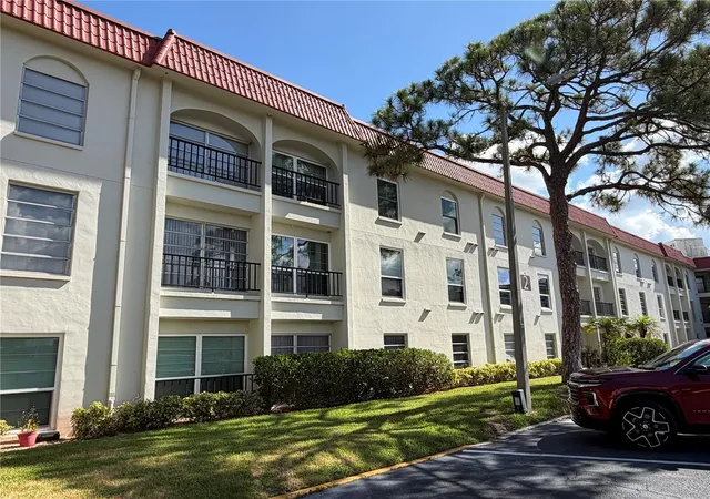 Photo 2 of Condo for sale at 2700 Bayshore Blvd #2108, Dunedin, FL 34698 | MLS# TB8529355 | Listing updated on 2026-10-01
