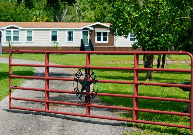 Photo 4 of Manufactured home for sale at 353 Uranus Trl, Osteen, FL 32764 | MLS# O6425204 | Listing updated on 2026-07-15