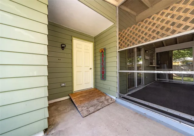 Photo 3 of Single family home for sale at 14644 SW 35th Terrace Rd, Ocala, FL 34473 | MLS# S5153759 | Listing updated on 2026-09-01
