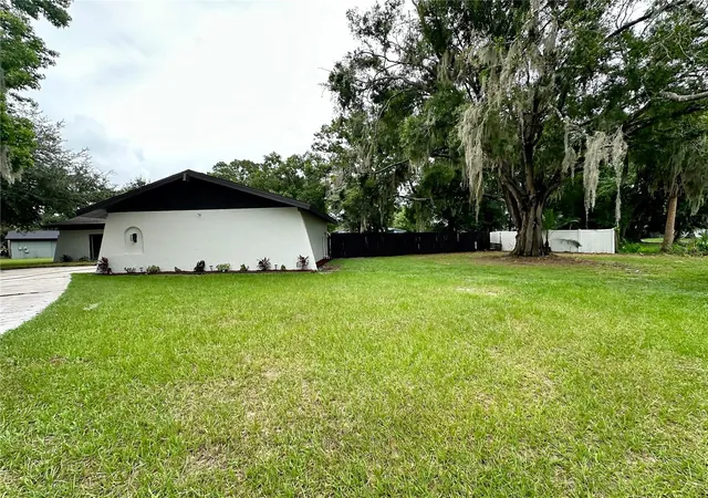 Photo 3 of Single family home for sale at 22360 Stillwood Dr, Land O Lakes, FL 34639 | MLS# TB8529366 | Listing updated on 2026-10-22