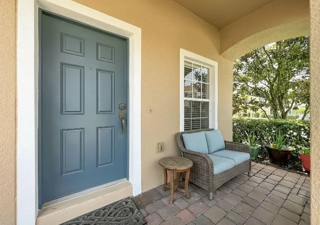 Photo 3 of Townhouse for sale at 16543 Cedar Crst Dr, Orlando, FL 32828 | MLS# O6425226 | Listing updated on 2026-08-14