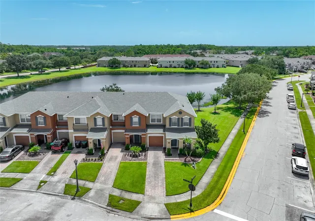 Photo 4 of Townhouse for sale at 16543 Cedar Crst Dr, Orlando, FL 32828 | MLS# O6425226 | Listing updated on 2026-08-14