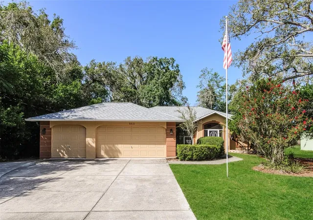 Photo 1 of Single family home for sale at 6410 Jamaica Rd, Spring Hill, FL 34606 | MLS# O6425233 | Listing updated on 2026-10-20