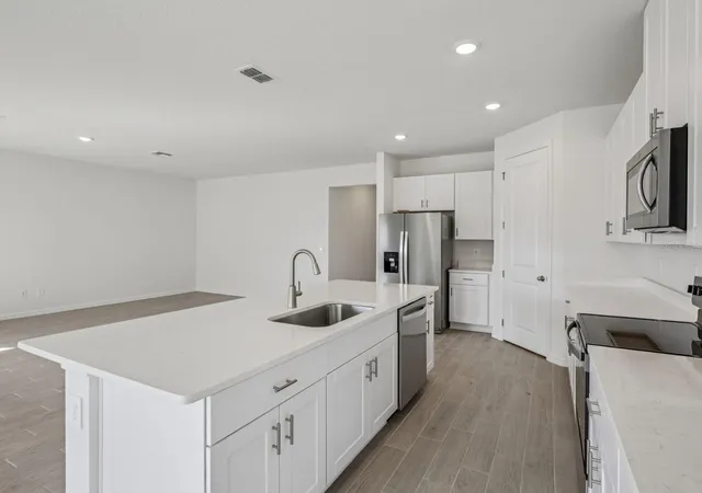 Photo 4 of Single family home for sale at 13216 Shellmore Ave, Palmetto, FL 34221 | MLS# TB8529396 | Listing updated on 2026-10-06