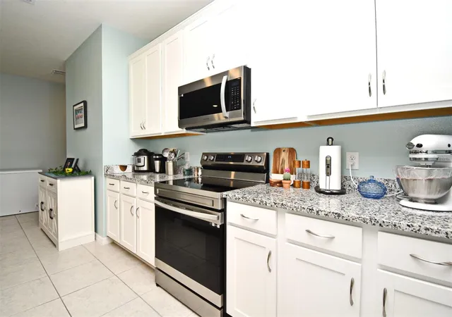 Photo 2 of Single family home for sale at 33291 Rembrandt Ln, Sorrento, FL 32776 | MLS# O6425243 | Listing updated on 2026-07-16
