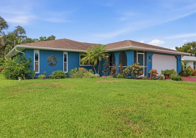 1st image of 383 E Wentworth Cir, Englewood, FL 34223 | MLS# D6148082