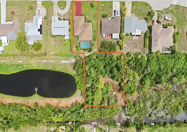 2nd image of 383 E Wentworth Cir, Englewood, FL 34223 | MLS# D6148082