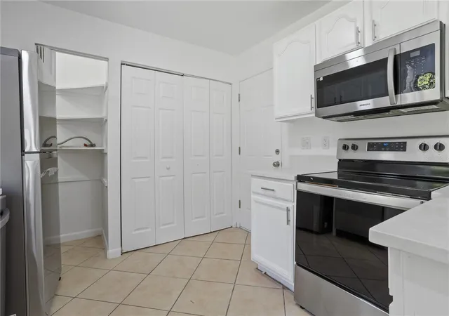 Listing Photo 5 - Condo for sale in building located at 1921 Bonneville Dr, ORLANDO, FL 32826