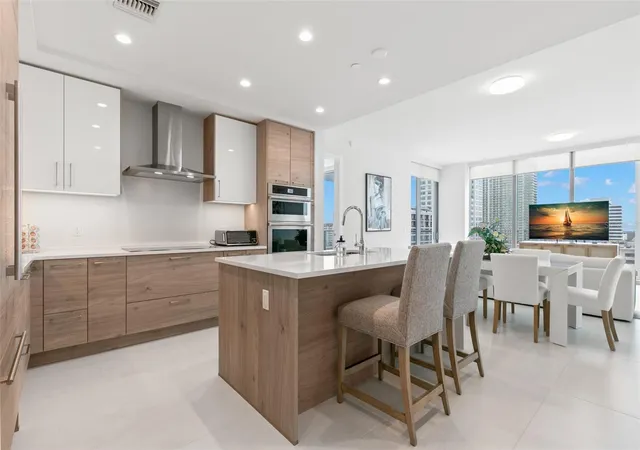 Photo 2 of Condo for sale at 301 1st Street S #1204, Saint Petersburg, FL 33701 | MLS# TB8529425 | Listing updated on 2026-08-28