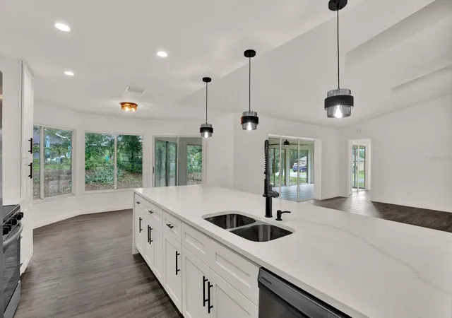 Photo 3 of Single family home for sale at 12186 Lamont Dr, Spring Hill, FL 34608 | MLS# W7887667 | Listing updated on 2026-10-20