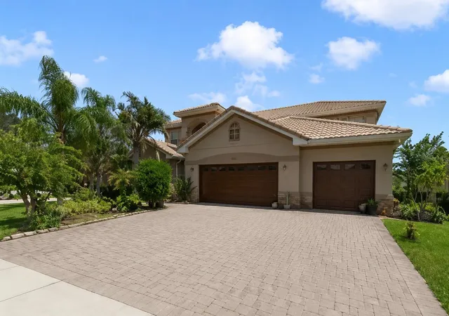 Photo 1 of Single family home for sale at 2300 Eagle Talon Ct, Kissimmee, FL 34746 | MLS# O6425263 | Listing updated on 2026-09-03