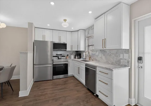 Photo 4 of House for sale at 5830 Midnight Pass Rd #43, Sarasota, FL 34242 | MLS# A4700057 | Listing updated on 2026-08-11