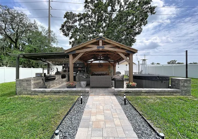 Photo 3 of Single family home for sale at 1748 Brookstone Way, Plant City, FL 33566 | MLS# TB8529436 | Listing updated on 2026-09-16