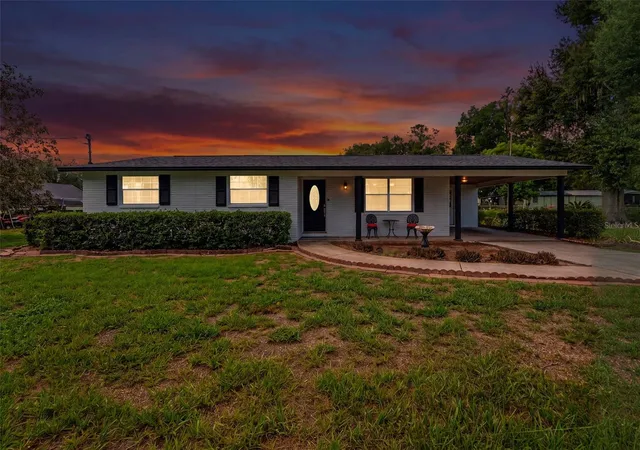 Photo 1 of Sale Pending at 3825 Swindell Rd, Plant City, FL 33565 | MLS# TB8529440 | Listing updated on 2026-09-16
