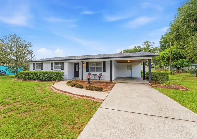 Photo 3 of Sale Pending at 3825 Swindell Rd, Plant City, FL 33565 | MLS# TB8529440 | Listing updated on 2026-09-16