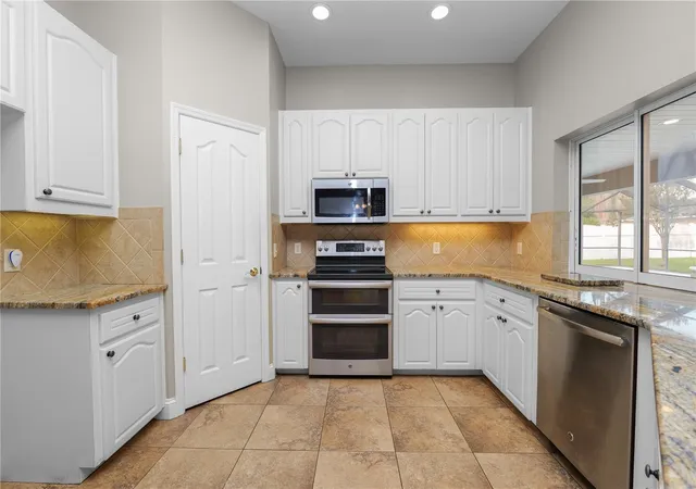 Photo 3 of Single family home for sale at 3333 Hawks Ridge Dr, Lakeland, FL 33810 | MLS# L4963536 | Listing updated on 2026-10-27