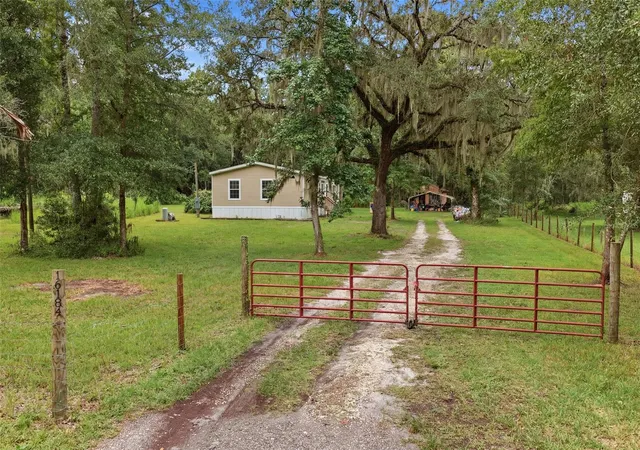 Photo 1 of Manufactured home for sale at 16184 Paxford Ln, Brooksville, FL 34601 | MLS# W7887670 | Listing updated on 2026-09-11