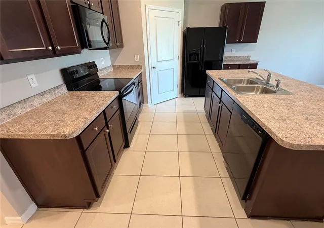 Photo 4 of Single family home for sale at 2822 NE 44th Road, Ocala, FL 34470 | MLS# P4939324 | Listing updated on 2026-09-19
