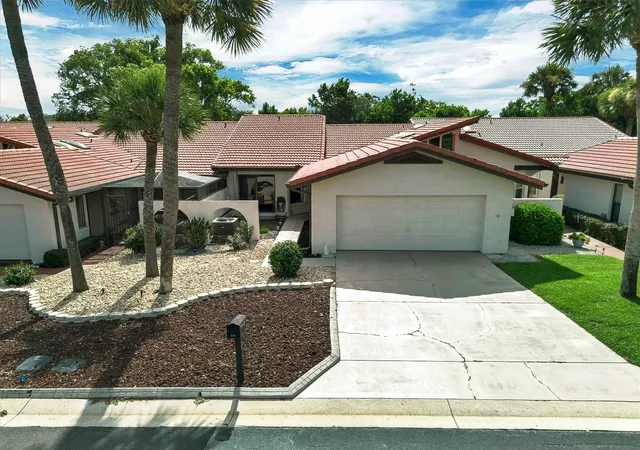 Photo 4 of House for sale at 503 Clubhouse Dr, Lake Wales, FL 33898 | MLS# P4939325 | Listing updated on 2026-09-26