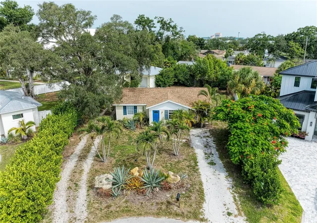 Photo 3 of Single family home for sale at 1300 Loma Linda Ct, Sarasota, FL 34239 | MLS# A4700072 | Listing updated on 2026-08-26