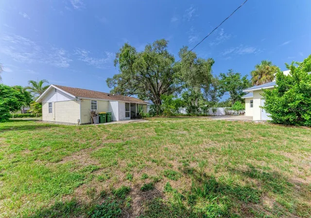 Photo 54 of Single family home for sale at 1300 Loma Linda Ct, SARASOTA, FL 34239 | MLS# A4700072 | Listing updated on 2026-10-06