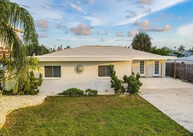Photo 2 of Single family home for sale at 337 La Hacienda Dr, Indian Rocks Beach, FL 33785 | MLS# TB8529478 | Listing updated on 2026-09-28