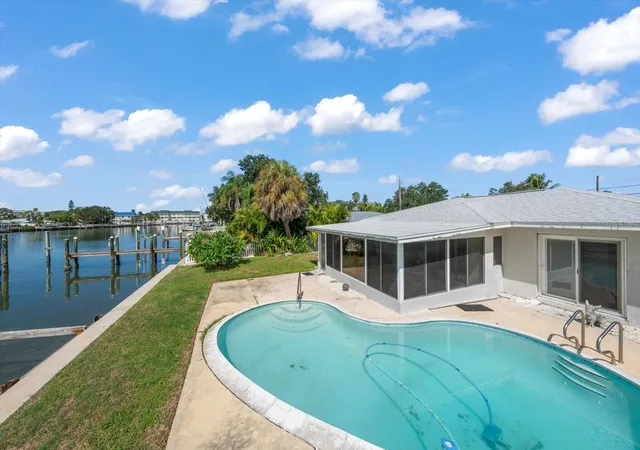 Photo 3 of Single family home for sale at 337 La Hacienda Dr, Indian Rocks Beach, FL 33785 | MLS# TB8529478 | Listing updated on 2026-09-28