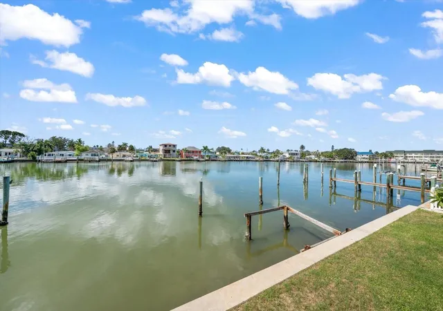 Photo 4 of Single family home for sale at 337 La Hacienda Dr, Indian Rocks Beach, FL 33785 | MLS# TB8529478 | Listing updated on 2026-09-28