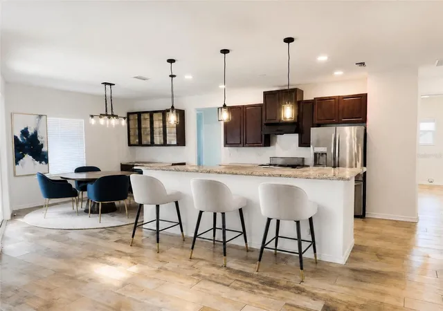 Photo 4 of Single family home for sale at 935 Linden Rd, Venice, FL 34293 | MLS# C7528417 | Listing updated on 2026-08-11