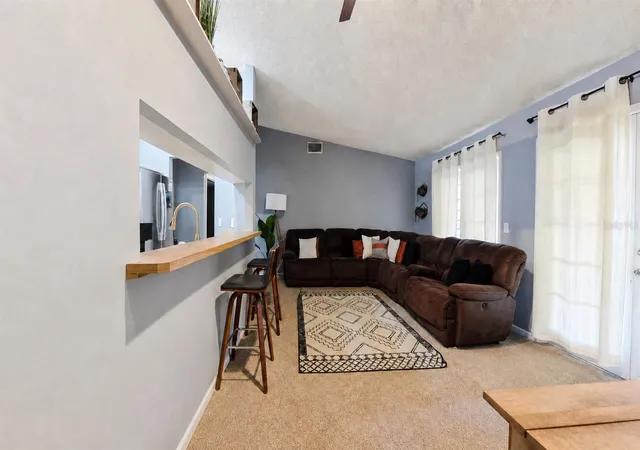 Photo 4 of Single family home for sale at 257 Clemens Ct, Orlando, FL 32828 | MLS# S5153771 | Listing updated on 2026-07-16