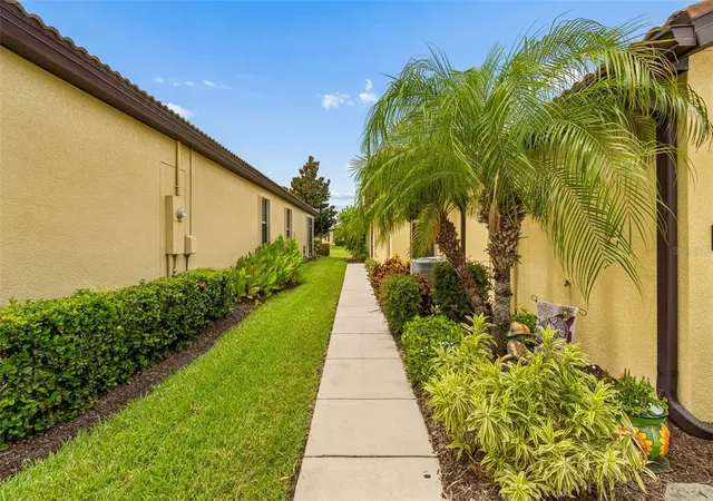 5th image of 322 Mystic Falls Dr, Apollo Beach, FL 33572 | MLS# TB8529506