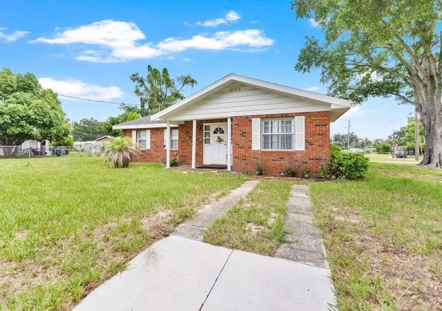 2nd image of 132 Anarece Ave, Auburndale, FL 33823 | MLS# L4963541