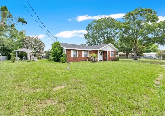 4th image of 132 Anarece Ave, Auburndale, FL 33823 | MLS# L4963541