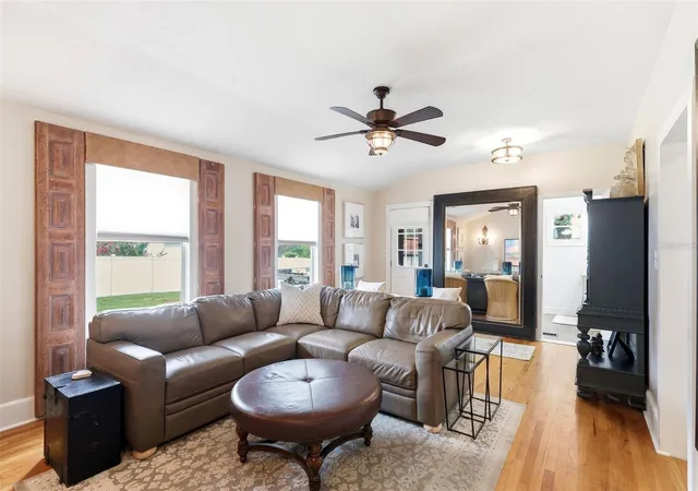 Photo 3 of Single family home for sale at 47 Davis Ave, Umatilla, FL 32784 | MLS# V4950229 | Listing updated on 2026-07-31